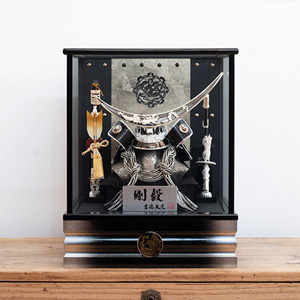 ケース飾りの五月人形