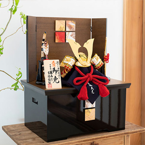 収納箱飾りの五月人形